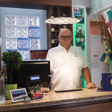 Hotel & Apartments Rinaldo بورجومانارو المظهر الخارجي الصورة