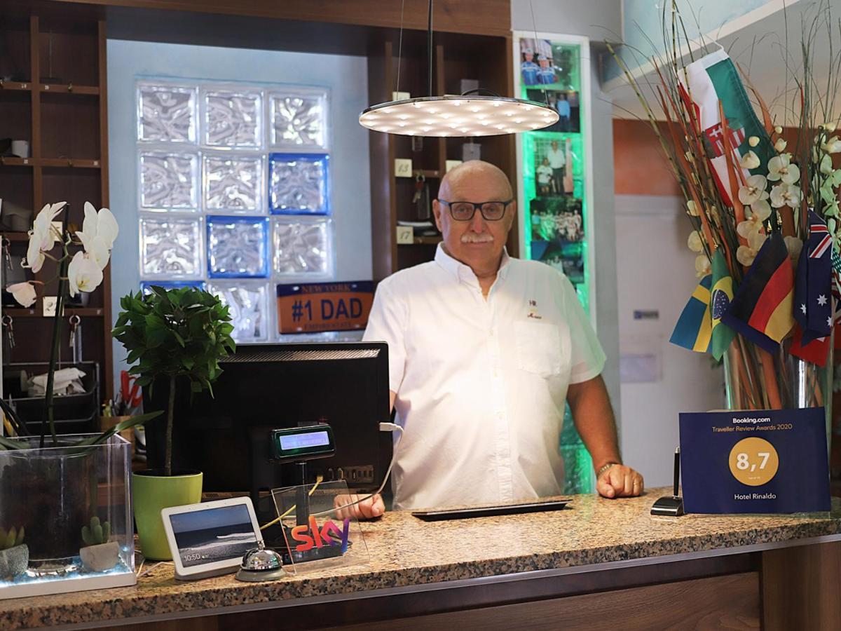 Hotel & Apartments Rinaldo بورجومانارو المظهر الخارجي الصورة