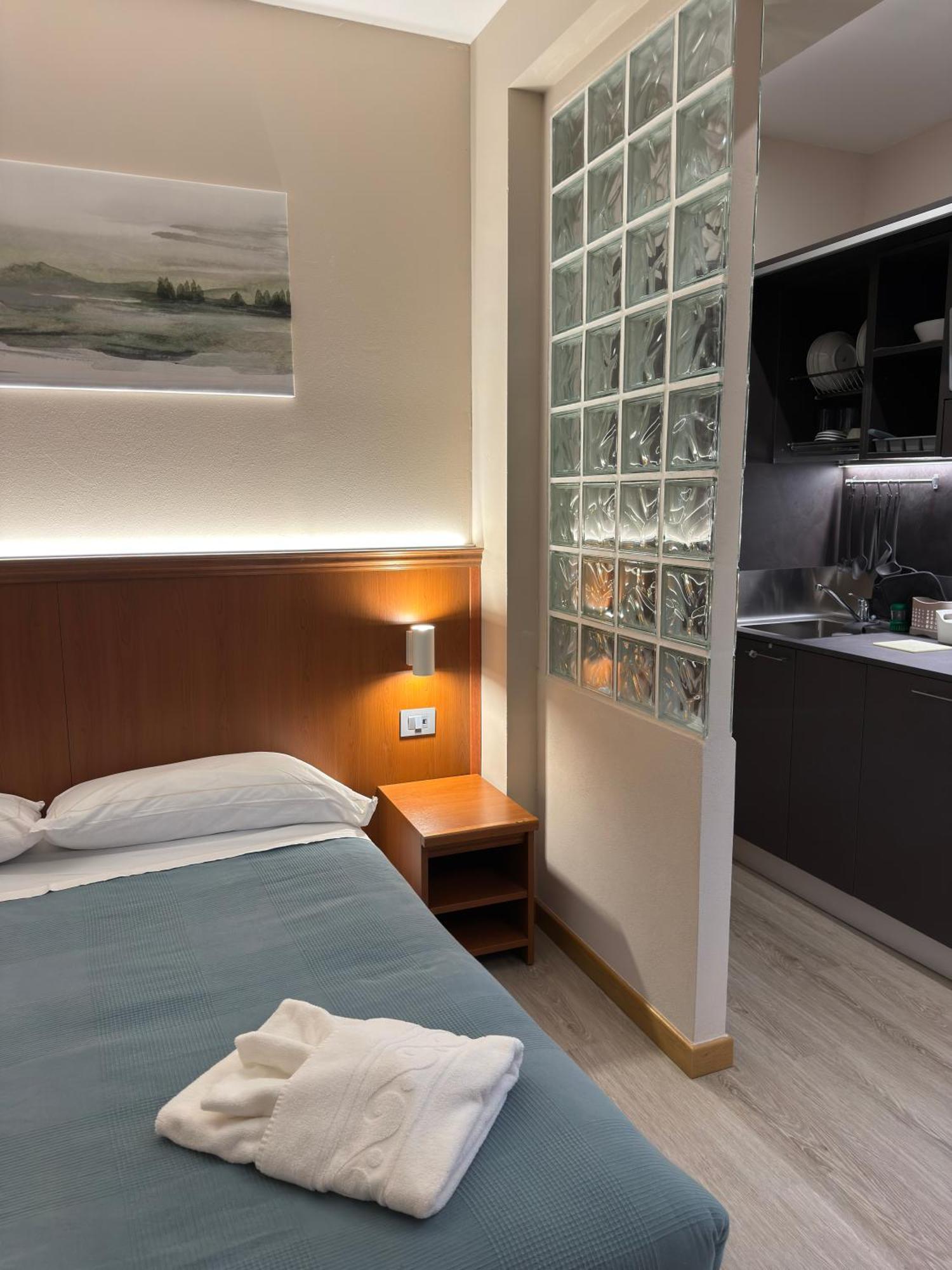 Hotel & Apartments Rinaldo بورجومانارو المظهر الخارجي الصورة