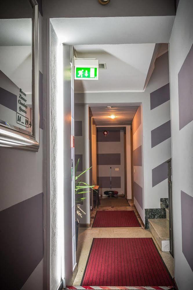 Hotel & Apartments Rinaldo بورجومانارو المظهر الخارجي الصورة